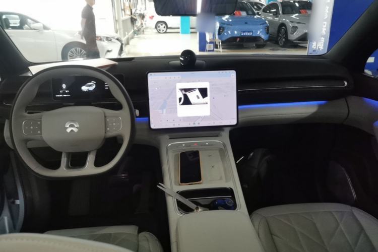 Used Nio ES6 2025 75 kWh Center Console