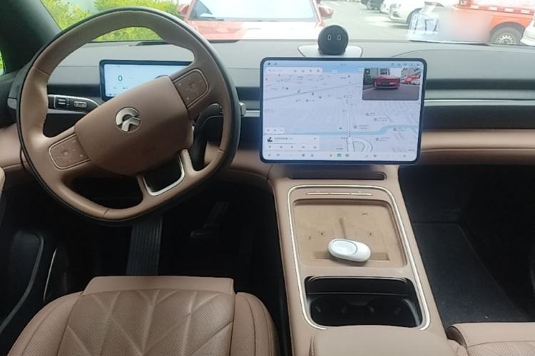 Used Nio ES6 2025 75 kWh Center Console