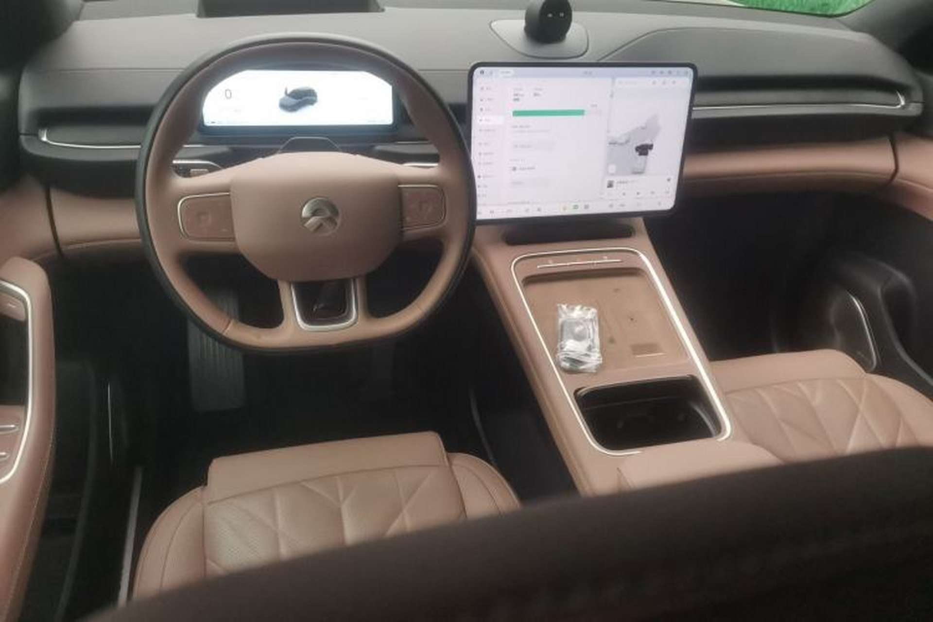 Used Nio ES6 2025 75 kWh Center Console