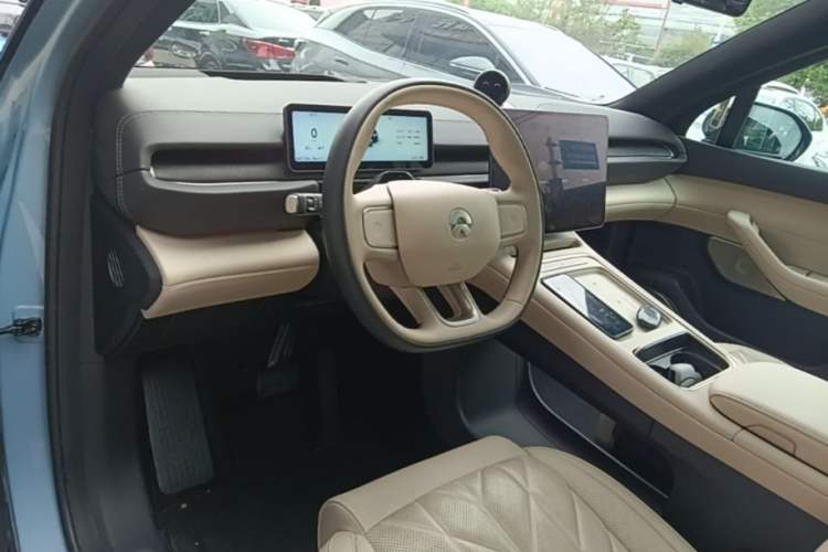 Used Nio ES6 2025 75 kWh Center Console