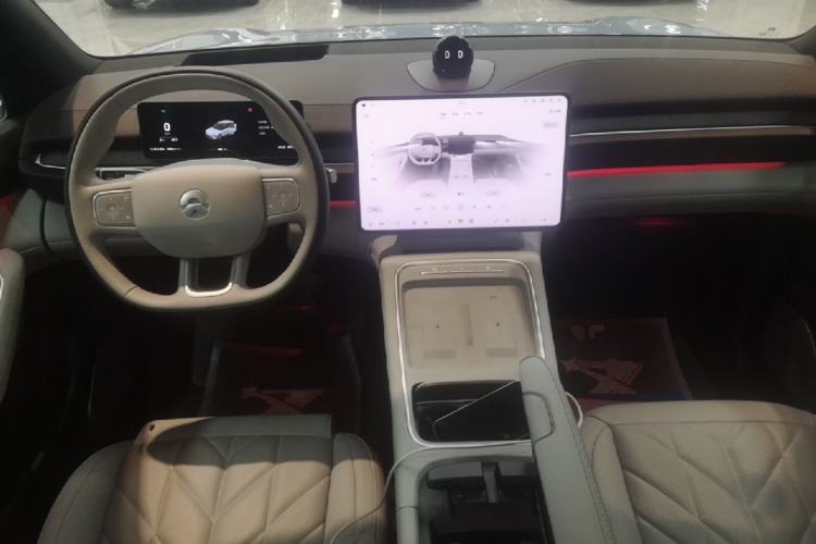 Used Nio ES6 2025 75 kWh Center Console