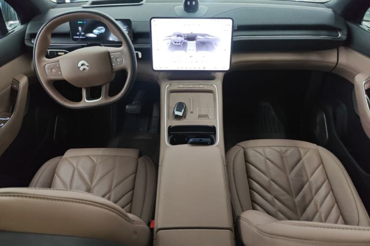 Used Nio ES6 2025 75 kWh Center Console