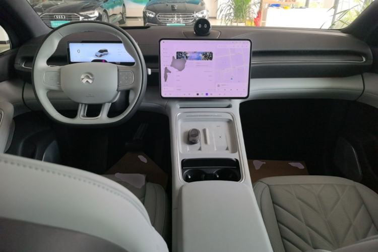Used Nio ES6 2025 75 kWh Center Console