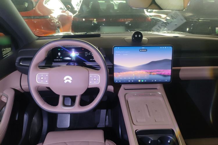 Used Nio ES6 2025 100 kWh Center Console