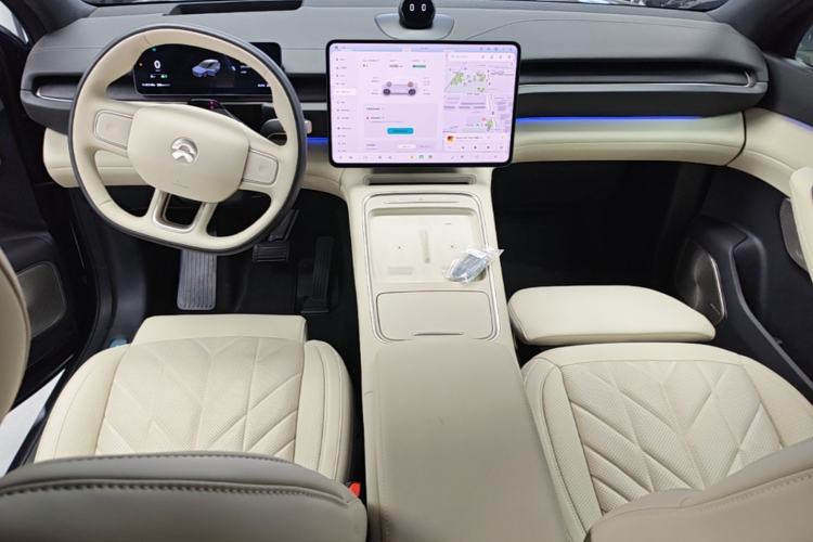 Used Nio ES6 2025 75 kWh Center Console