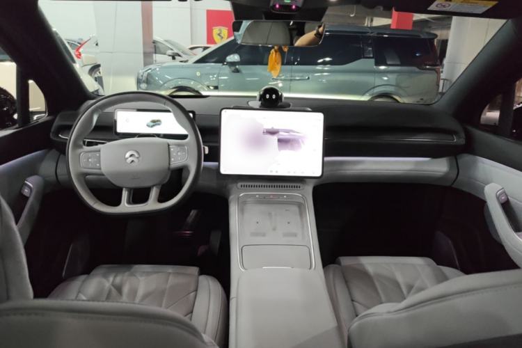 Used Nio ES6 2025 75 kWh Center Console