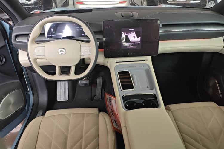 Used Nio ES6 2025 75 kWh Center Console