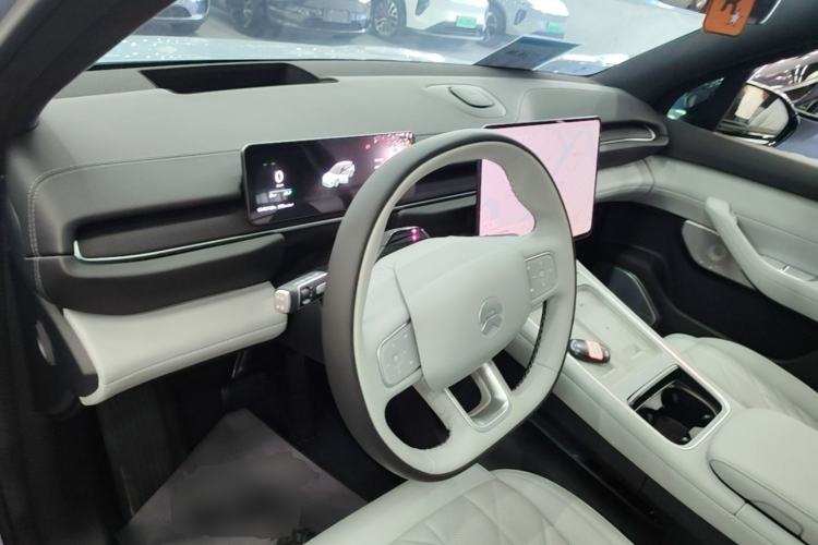 Used Nio ES6 2025 75 kWh Center Console