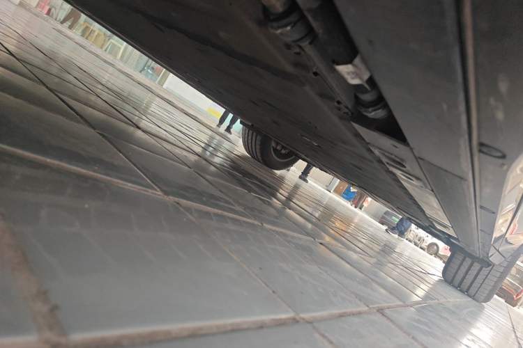 Used Nio ES6 2025 75 kWh Chassis Front Left