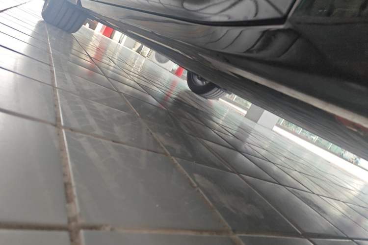 Used Nio ES6 2025 75 kWh Chassis Front Right