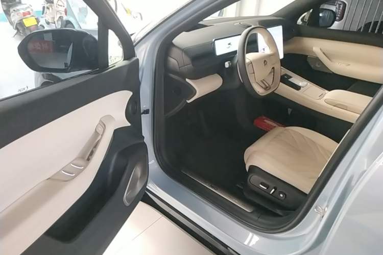 Used Nio ES6 2025 75 kWh Driver Seat