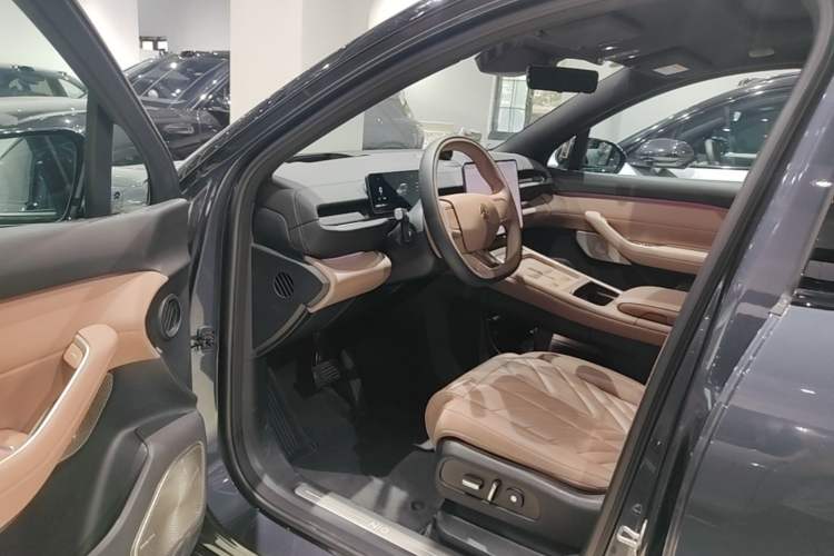 Used Nio ES6 2025 75 kWh Driver Seat