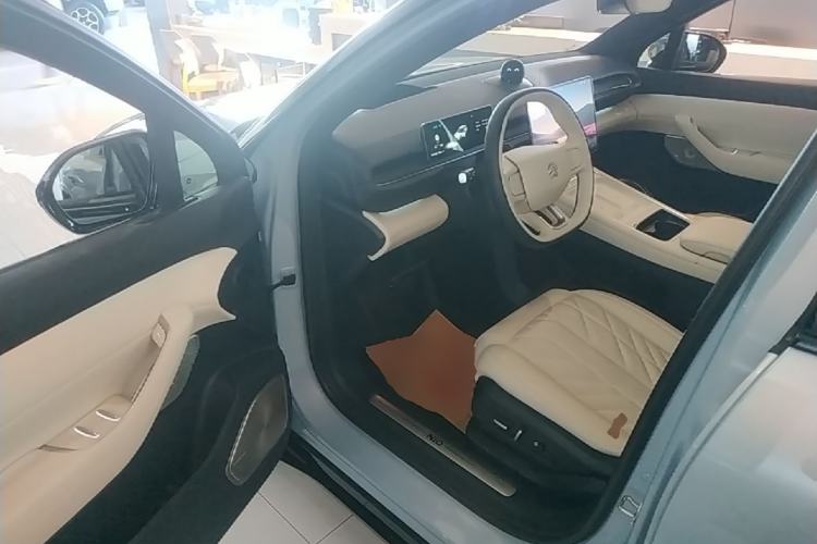 Used Nio ES6 2025 75 kWh Driver Seat