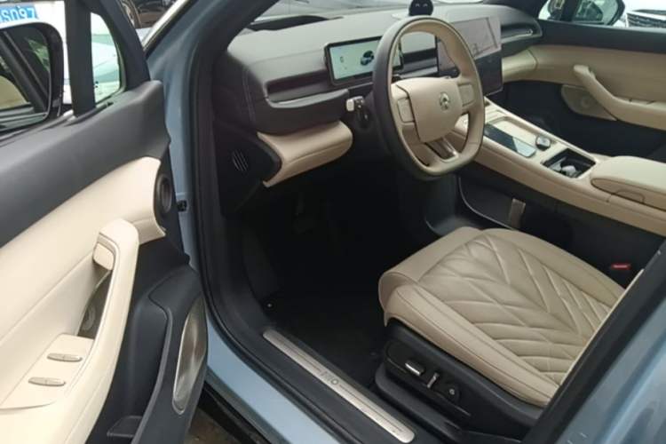 Used Nio ES6 2025 75 kWh Driver Seat