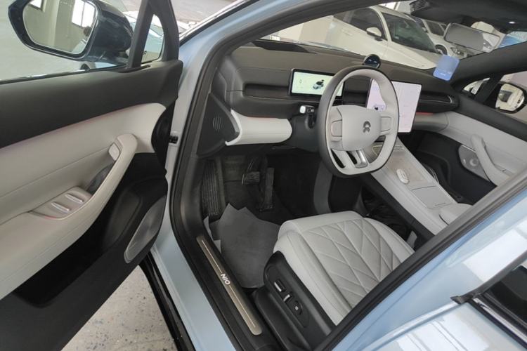 Used Nio ES6 2025 75 kWh Driver Seat