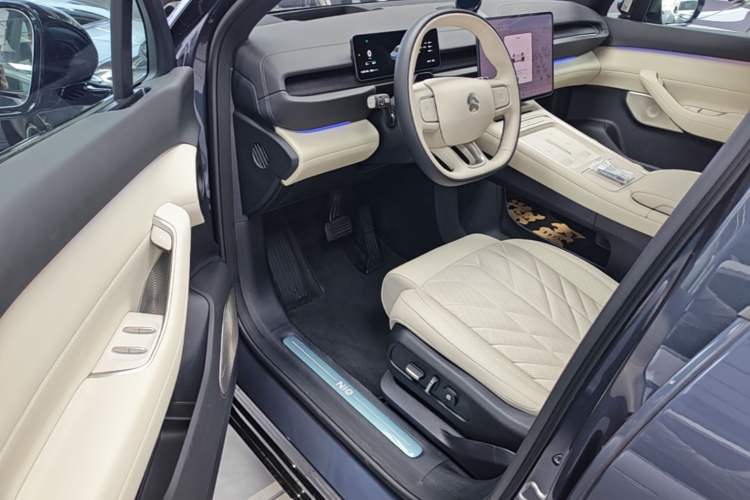 Used Nio ES6 2025 75 kWh Driver Seat
