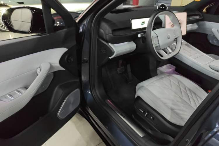 Used Nio ES6 2025 75 kWh Driver Seat