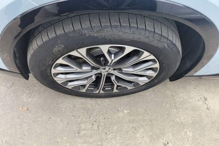 Used Nio ES6 2025 75 kWh Exterior 4