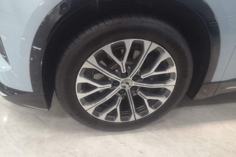 Used Nio ES6 2025 75 kWh Exterior 4