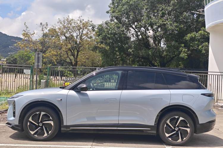 Used Nio ES6 2025 75 kWh Exterior 4