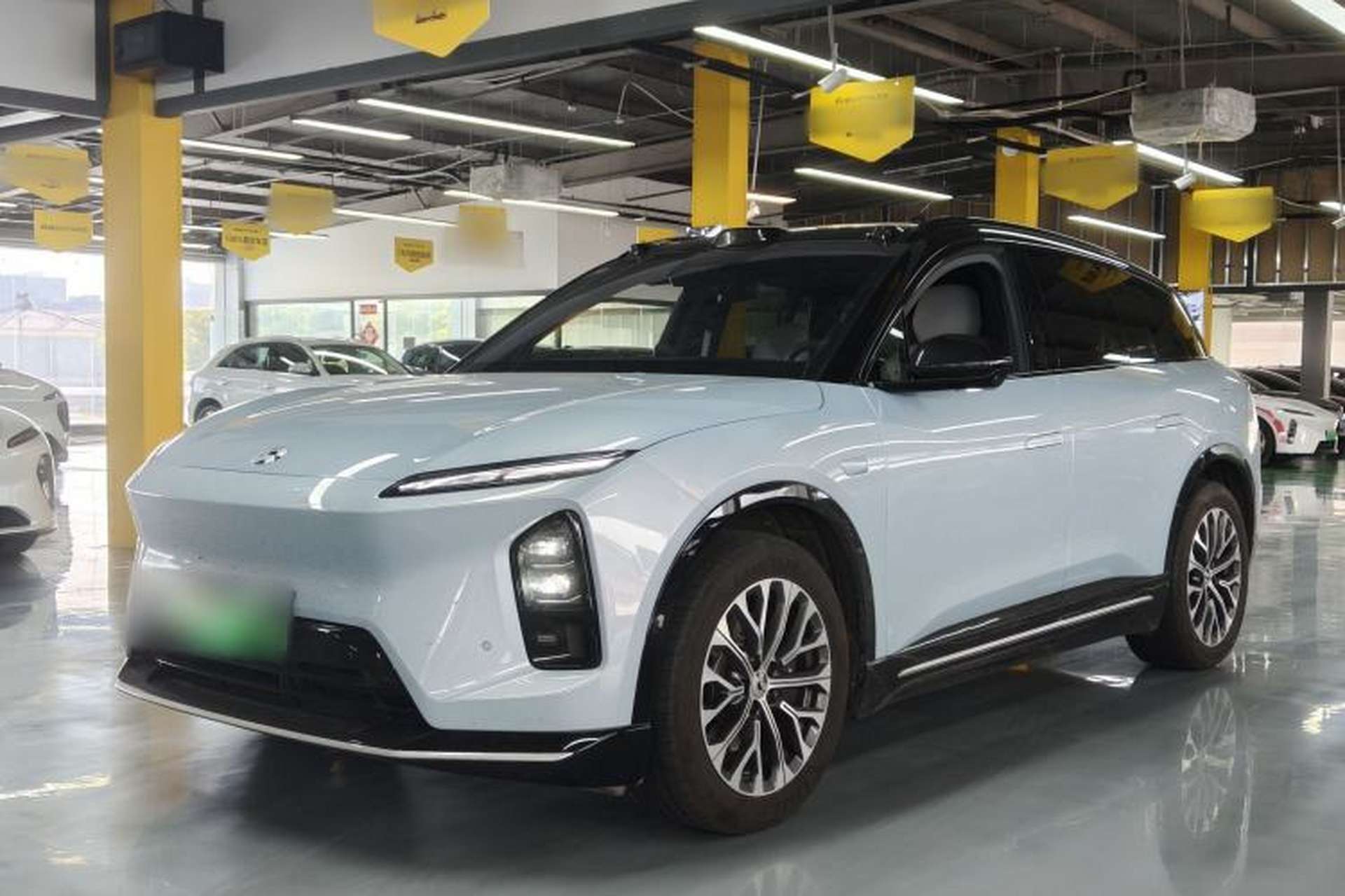 Used Nio ES6 2025 75 kWh Front Left 45 Deg