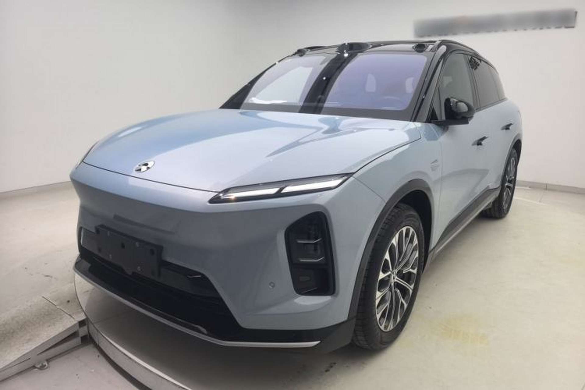 Used Nio ES6 2025 75 kWh Front Left 45 Deg