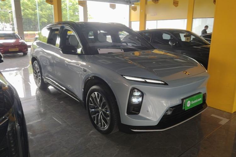 Used Nio ES6 2025 75 kWh Front Right 45 Deg