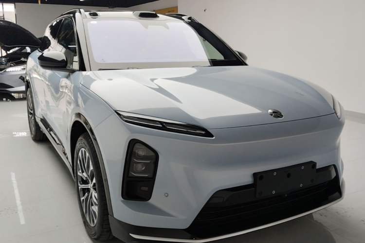Used Nio ES6 2025 75 kWh Front Right 45 Deg