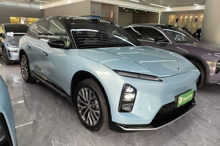 Used Nio ES6 2025 75 kWh Front Right 45 Deg