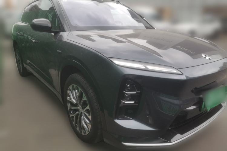 Used Nio ES6 2025 75 kWh Front Right 45 Deg