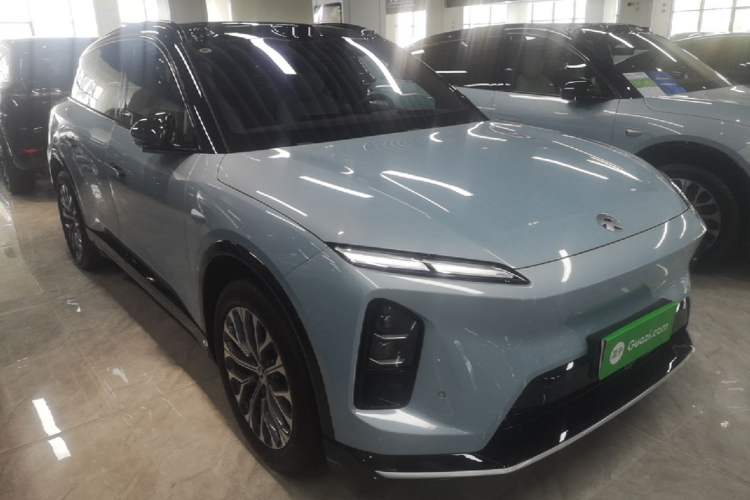 Used Nio ES6 2025 75 kWh Front Right 45 Deg
