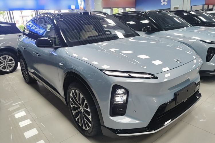 Used Nio ES6 2025 75 kWh Front Right 45 Deg