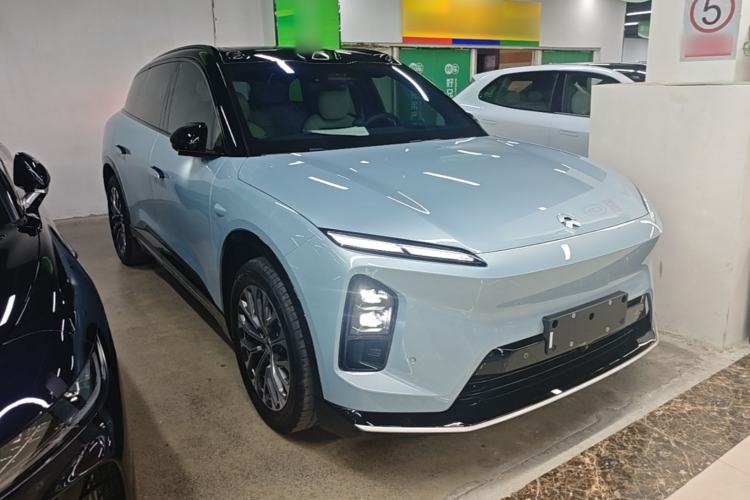 Used Nio ES6 2025 75 kWh Front Right 45 Deg