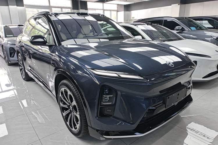 Used Nio ES6 2025 75 kWh Front Right 45 Deg