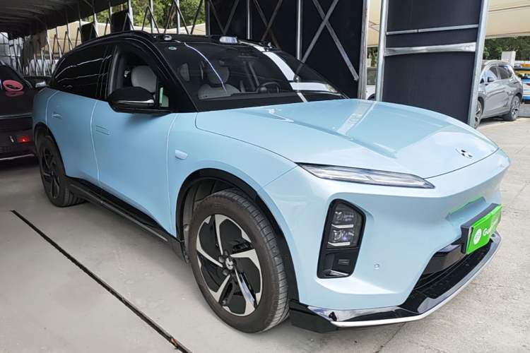 Used Nio ES6 2025 75 kWh Front Right 45 Deg
