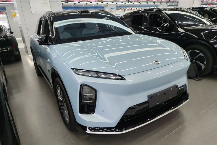 Used Nio ES6 2025 75 kWh Front Right 45 Deg