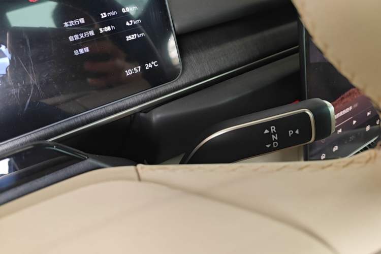 Used Nio ES6 2025 75 kWh Gear Lever