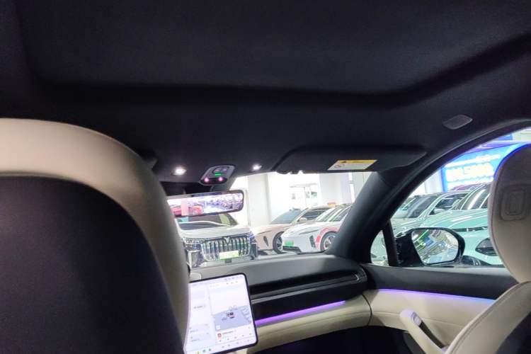 Used Nio ES6 2025 75 kWh Headliner