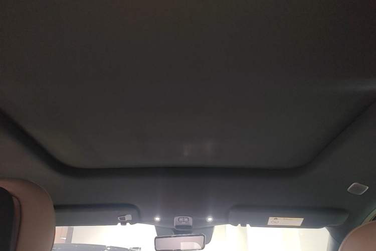 Used Nio ES6 2025 75 kWh Headliner