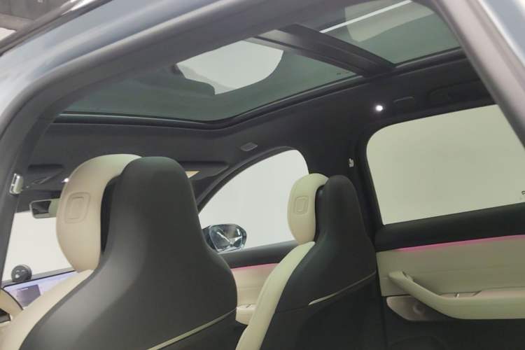 Used Nio ES6 2025 75 kWh Headliner