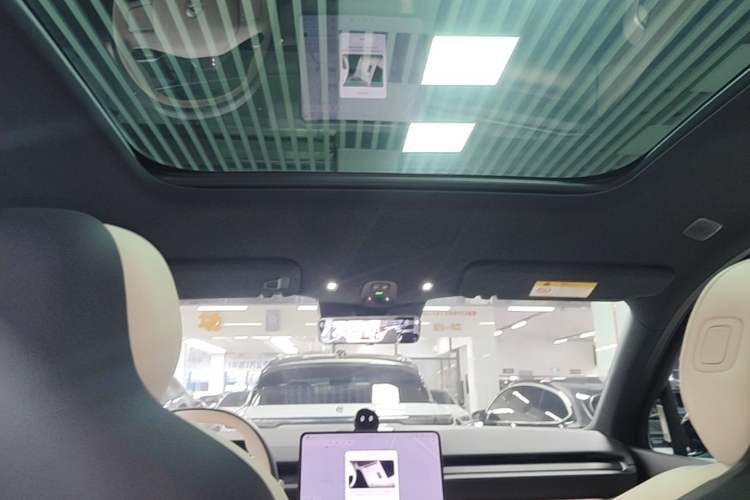 Used Nio ES6 2025 75 kWh Headliner
