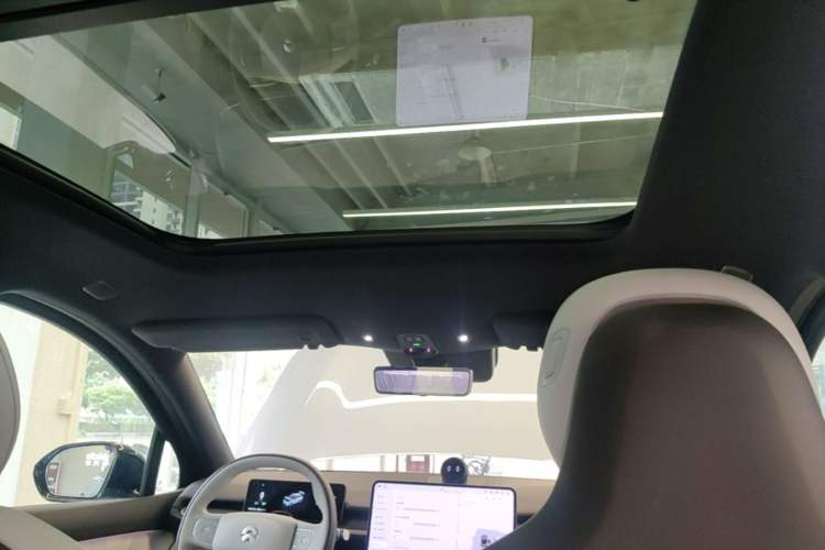 Used Nio ES6 2025 75 kWh Headliner