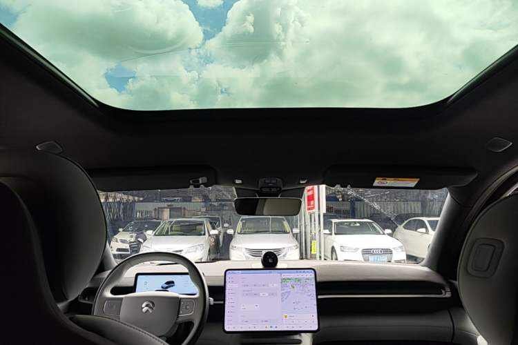 Used Nio ES6 2025 75 kWh Headliner