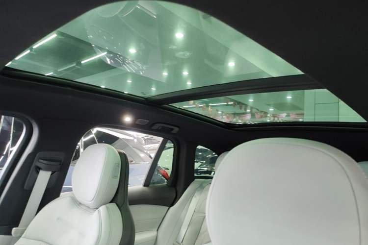 Used Nio ES6 2025 75 kWh Headliner