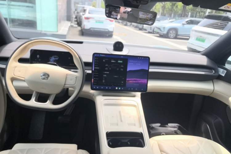 Used Nio ES6 2025 75 kWh Interior 2