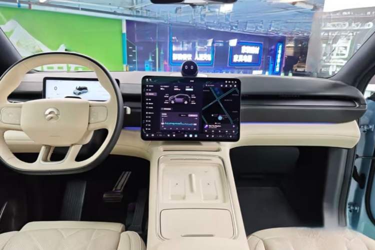 Used Nio ES6 2025 75 kWh Interior 2