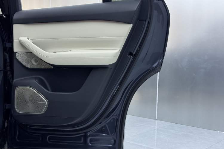 Used Nio ES6 2025 75 kWh Interior 4