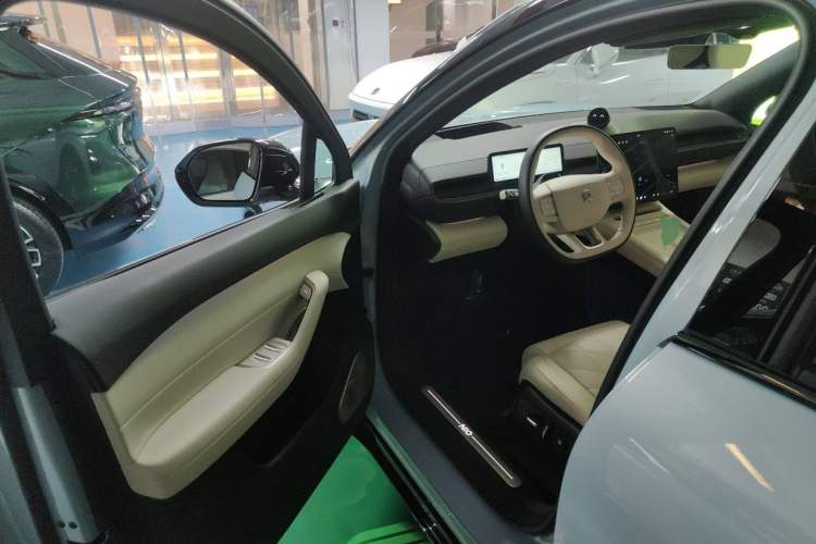 Used Nio ES6 2025 75 kWh Interior 4