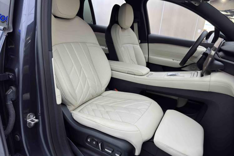 Used Nio ES6 2025 75 kWh Interior 9