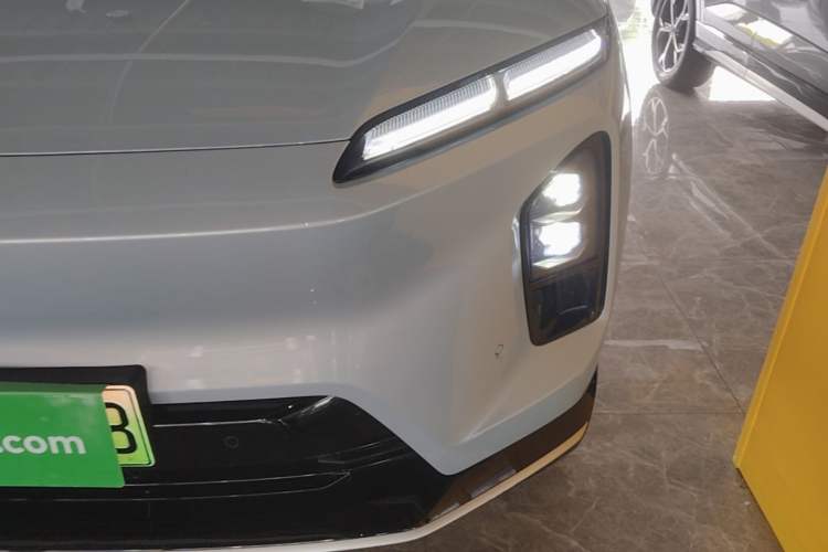 Used Nio ES6 2025 75 kWh Left Front Headlight